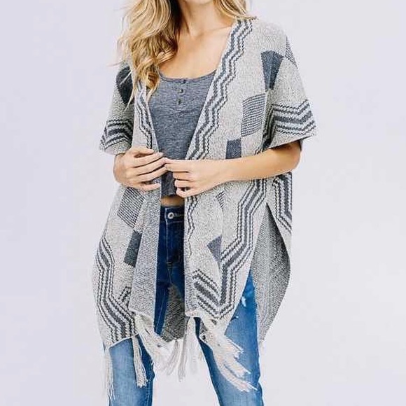 Poncho cardigan - Picture 1 of 6